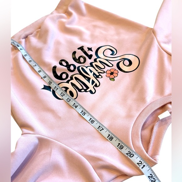 Girls pink Swiftie 1989 polyester crewneck sweatshirt for a 9 to 10 year-old - Picture 3 of 6